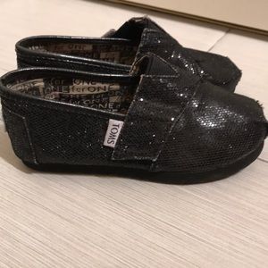 Black sparkle Toms